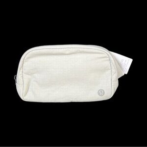 Lululemon Everywhere Belt Bag